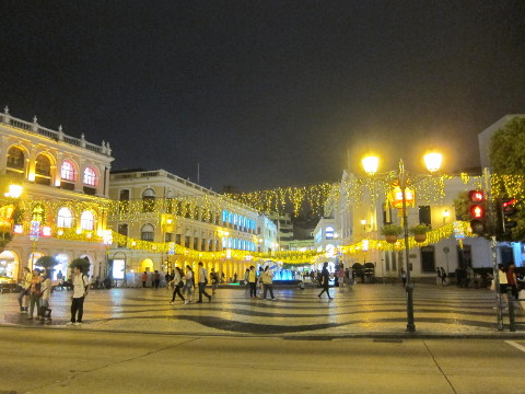 夜のセナド広場